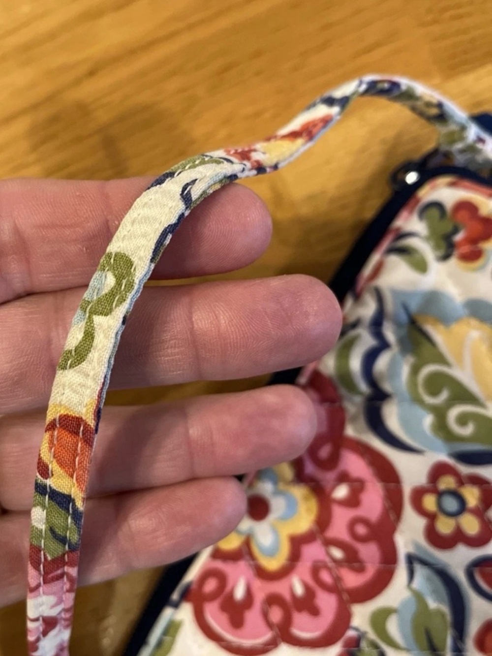 Vera Bradley Floral Quilted Wristlet Wallet Pink Blue Green Zip Pouch Retro Chic - Picture 8 of 10